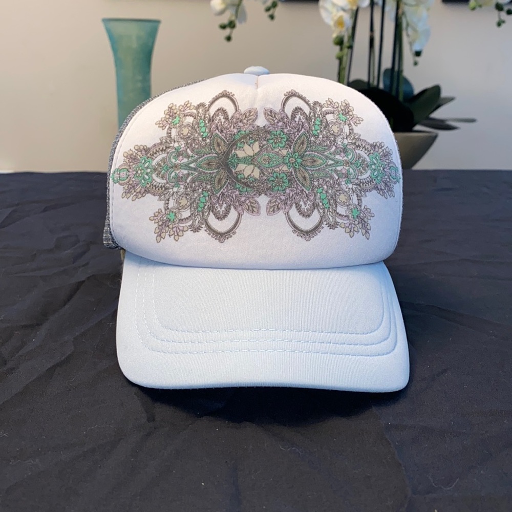 O’Neill- Baby Blue, Gray, And White Designed SnapBack Hat